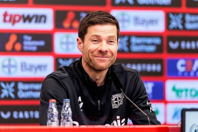 世体:阿隆索开始听到质疑声 他的决策被人诟病 世体:阿隆索开始听到质疑声 他的决策被人诟病